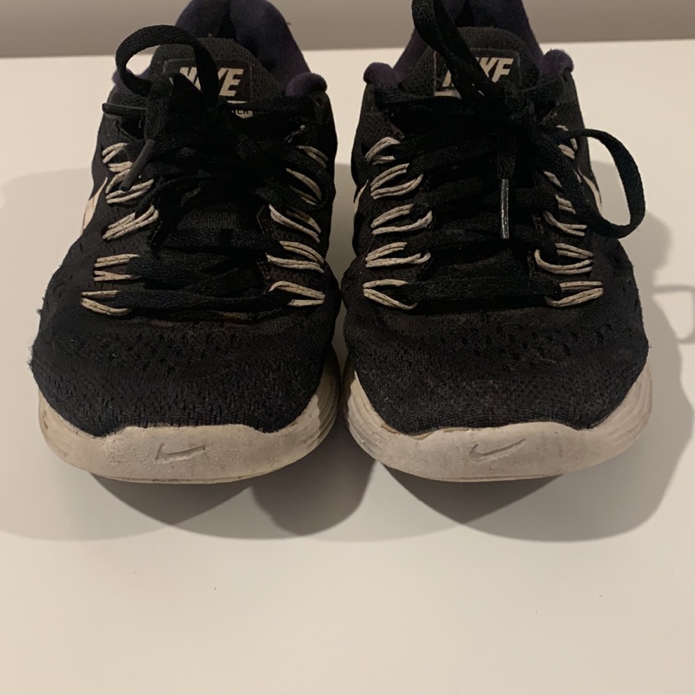 Sneakers - Picture 2 of 10